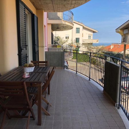 A Due Passi Dal Borgo Città Sant'Angelo Exterior foto